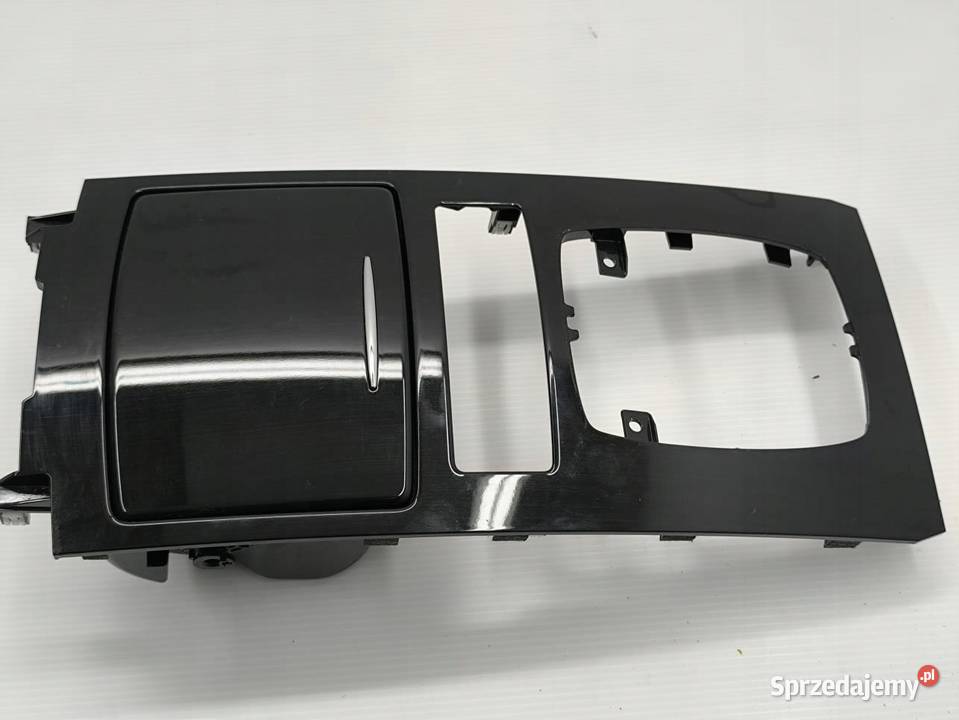TUNEL SCHOWEK RAMKA OZDOBNA FX II QX70 osobowe