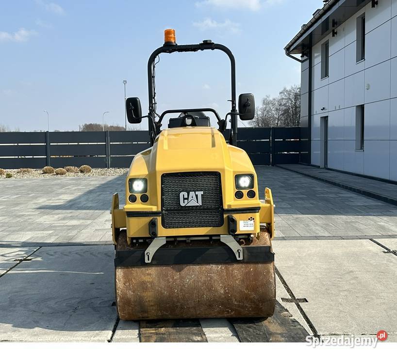 WALEC DROGOWY CATERPILLAR CB27 GC Tuliszków