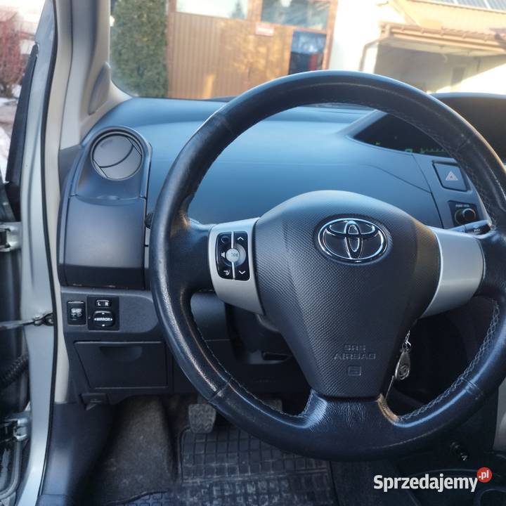 Toyota Yaris 2 13 B Klimatyzacja
