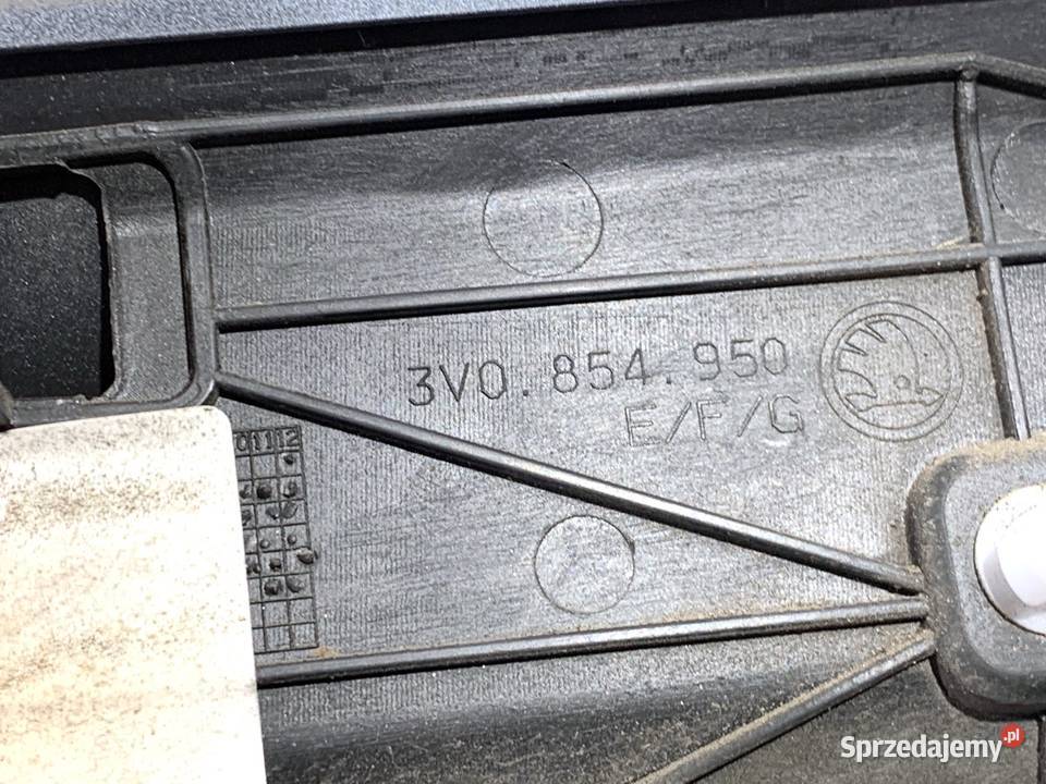 LISTWA DRZWI PRAWY TYŁ SKODA SUPERB III Kombi