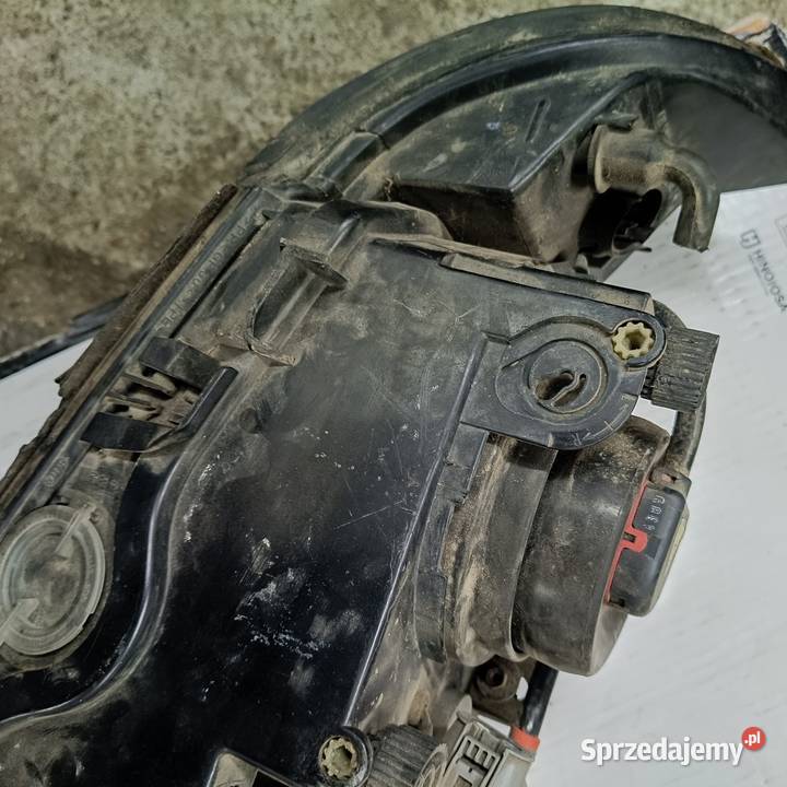 Lampa przednia prawa BMW e39 osobowe Lampy przednie pomorskie Mieroszyno