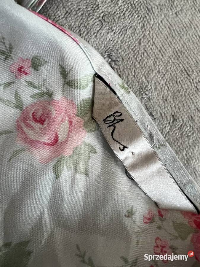 Piżama sukienka piżamowa satynowa w róże Jasło