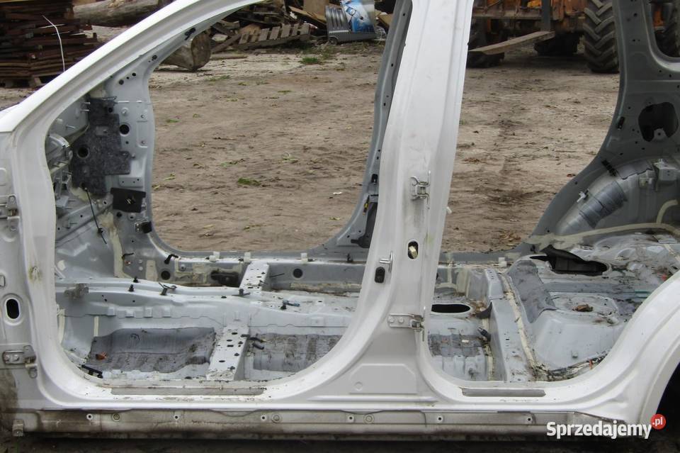 PRÓG SŁUPEK LEWY BOK W13 MITSUBISHI OUTLANDER lubelskie