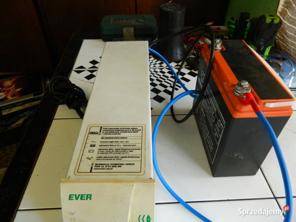 sprzedam zasilacz awaryjny UPS 300W do