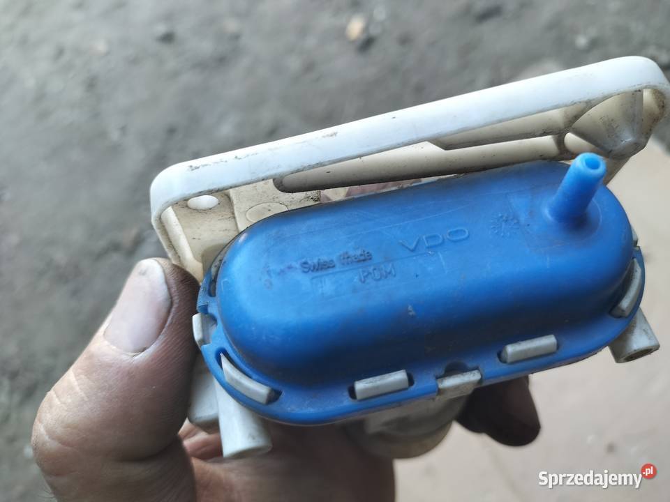 POMPKA ZAMKA AUDI 80 B4 KOMBI