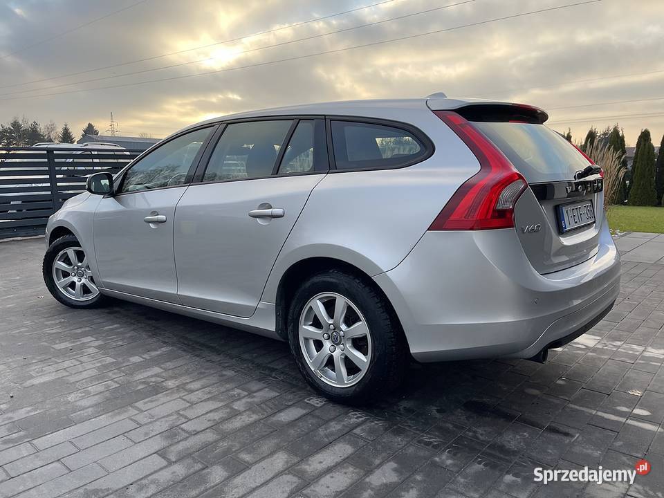 Volvo V60 20 Diesel 150 2016 r Bezwypadkowy Rok produkcji 2016 Płock