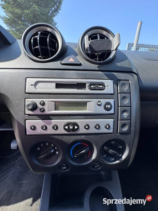 Ford Fiesta Mk6 13 BENZYNA 2003 Zadbany Fiesta Częstochowa sprzedam
