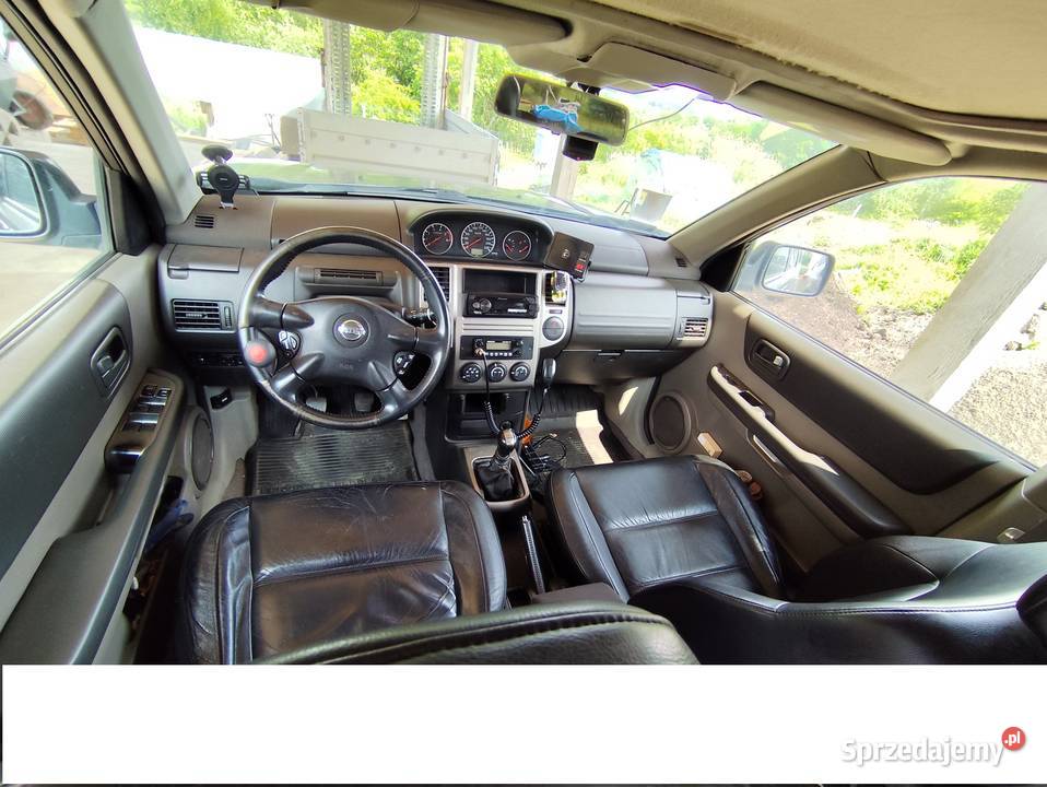 Nissan Xtrail t30 22dci z przyczepą Niewiadów diesel