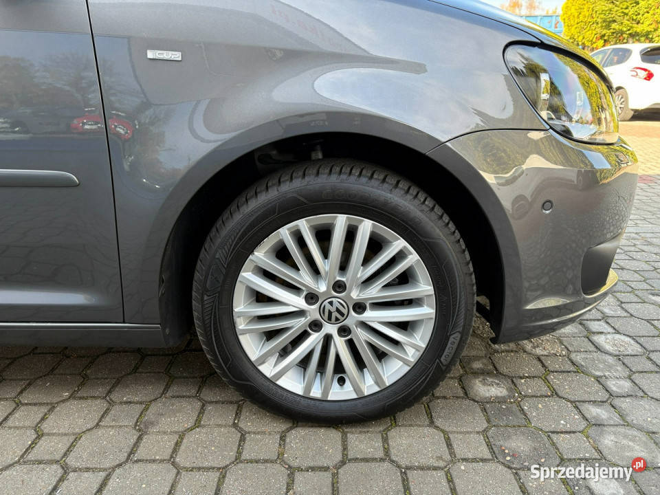 Volkswagen Touran 7 osób Tempomat Park Assist Rok produkcji 2014
