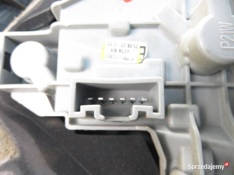 LAMPA PRAWA TYLNA TOYOTA COROLLA E12 8155002300