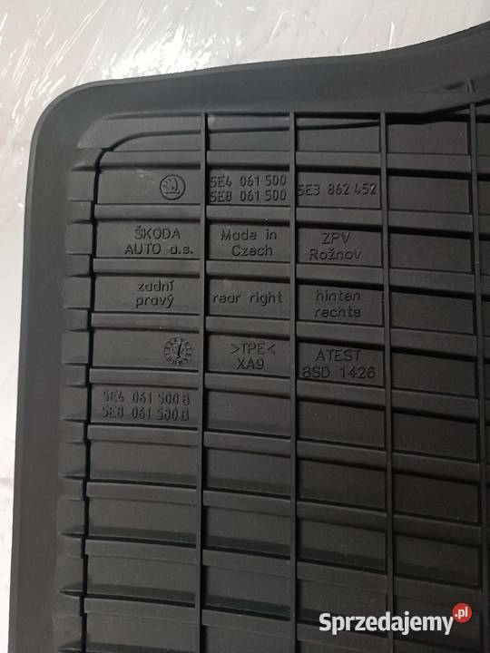 Dywanik oryginalny Skoda Octavia 4 prawy tył Bytom