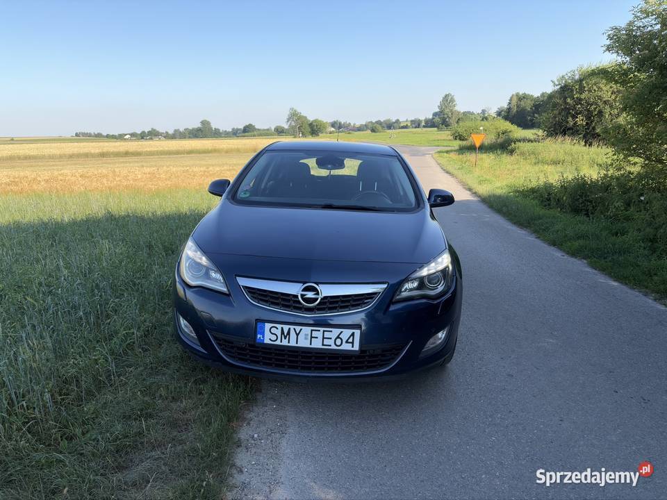 Opel Astra J 14 benzyna Klima lakier metallic Pilica