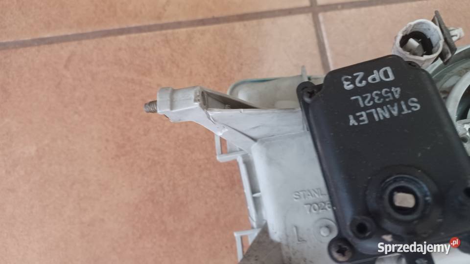 mitsubishi lancer lampa prawa lewa Rakoniewice