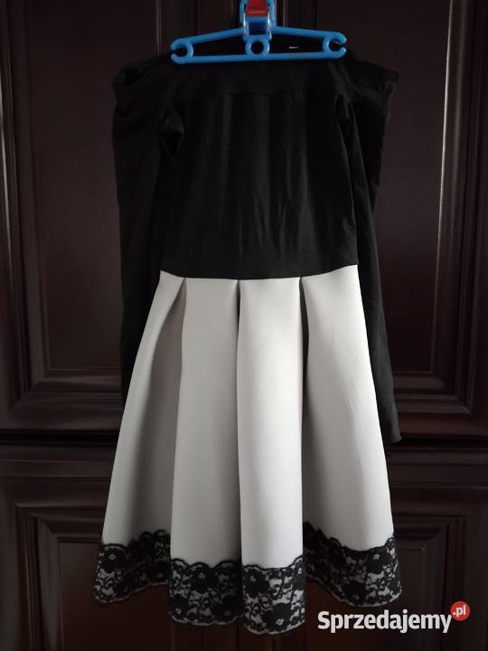 Sukienka odkryte ramiona długi rękaw pianka czarny