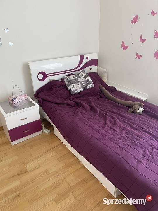 Piękny komplet mebli dziewczynki w stanie Izabelin B