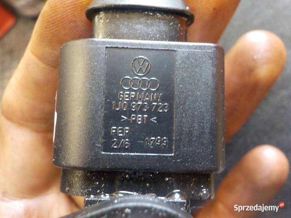 AUDI A3 8P 32 VR6 V6 06r 250 czujnik walka