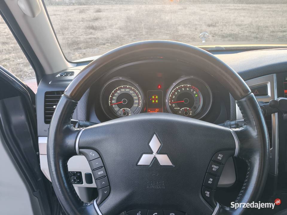 Mitsubishi Pajero IV 38 V6 250 bezwypadkowy Poznań