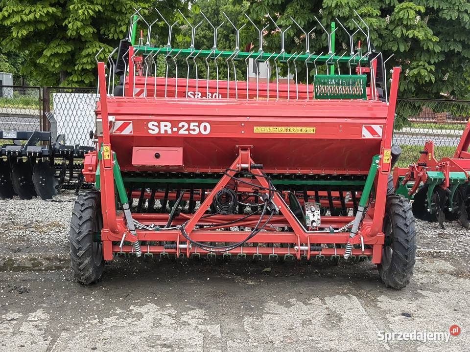 Siewnik zbożowy AGROMASZ SR250 Szerokość 25m nieuszkodzony Żółkiewka-Osada sprzedam