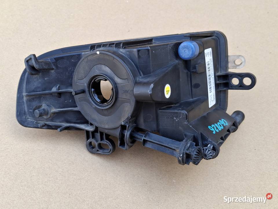 AUDI A3 8V HALOGEN LEWY LAMPA PRZECIWMGIELNA Bieleń