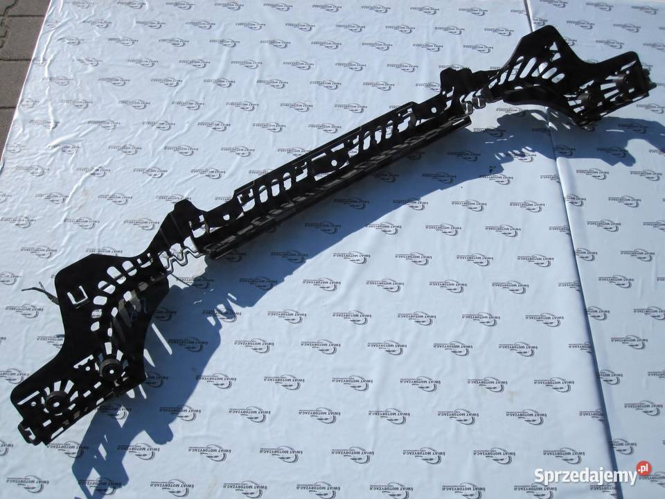 BMW F30 12r ślizg zderzaka tył środkowy osobowe świętokrzyskie