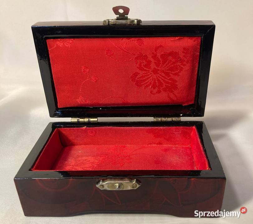 Piękna rzeźbiona chińska szkatułka pudełko na pomorskie Gdańsk