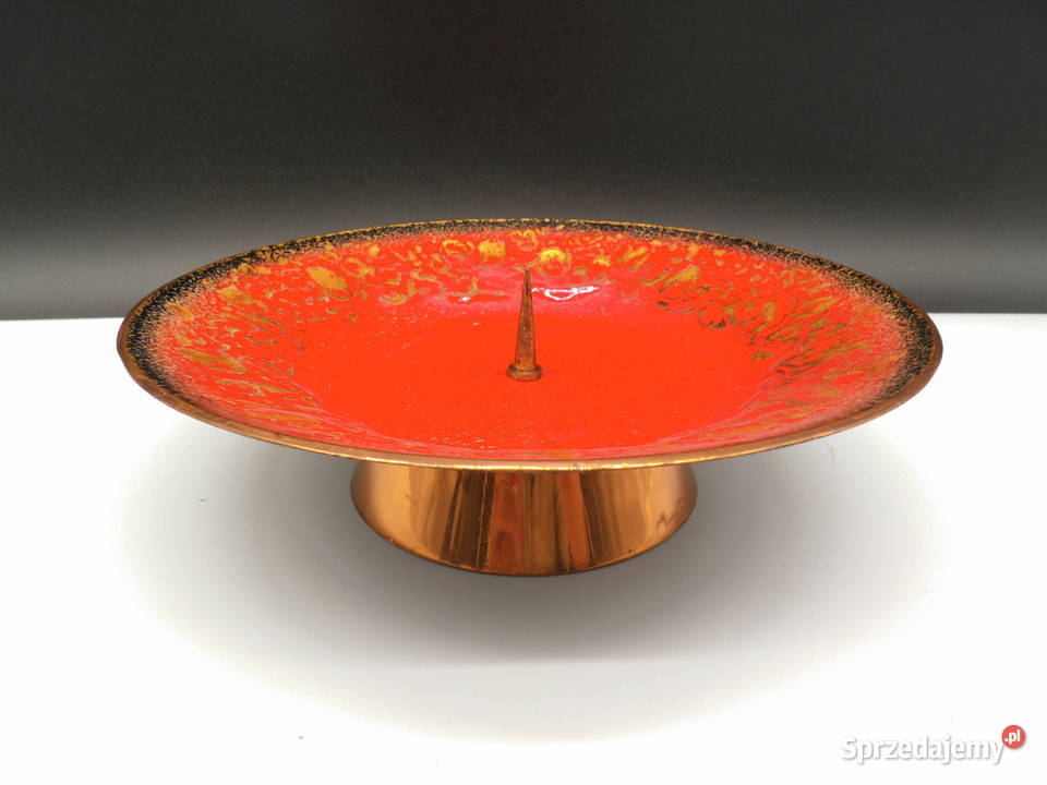 Emaliowany świecznik pochodzący z połowy XX Raszków