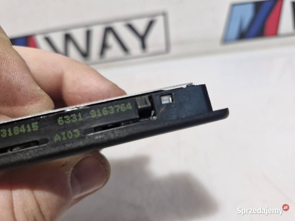 9163764 BMW F01 F10 F11 LAMPKA PODSUFITKI