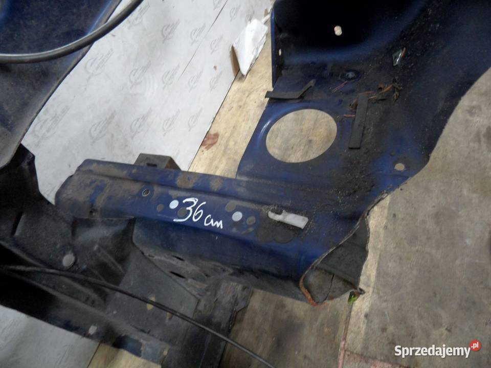 TOYOTA PRIUS II XW20 08r pas przód Wyposażenie wnętrza