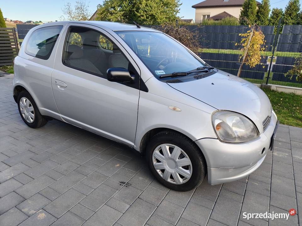 Niezawodna Toyota Yaris do Jazdy srebrny Yaris małopolskie Miechów
