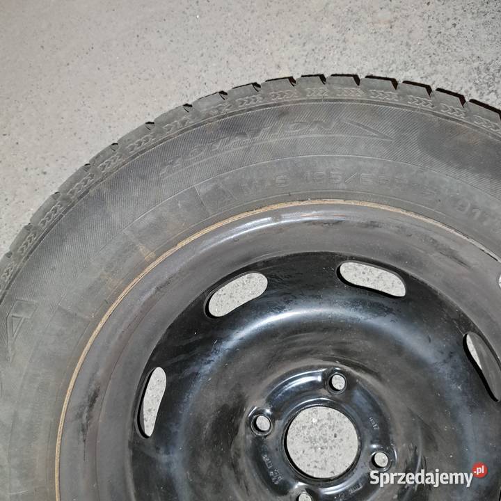 Całe koła z kołpakami 15