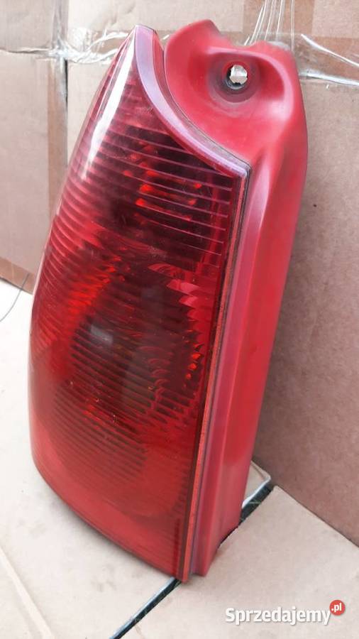 lampa tylna lewa tył peugeot 307 kombi SW Dębno