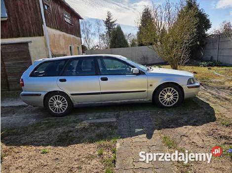 Volvo V40 I sprzedaż syndyka obniżonej Rok produkcji 2003 Stepnica