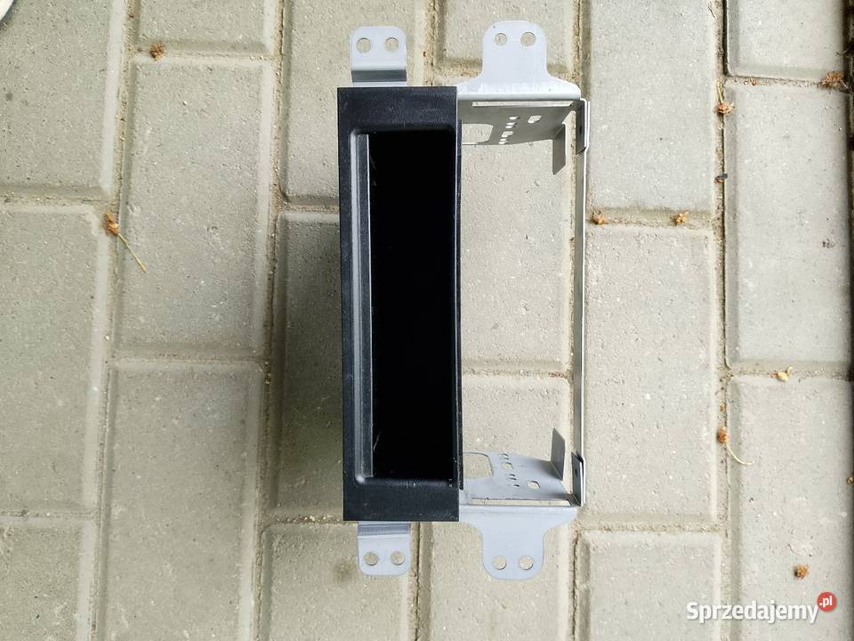 Ramka nawiewu ramka Radia Suzuki Swift 20042010r osobowe Sławniów sprzedam