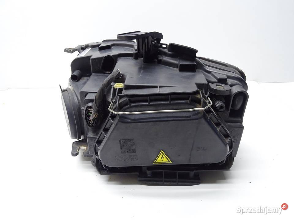 LAMPA REFLEKTOR PRAWA PRAWY PRZEDNIA XENON LED osobowe sprzedam