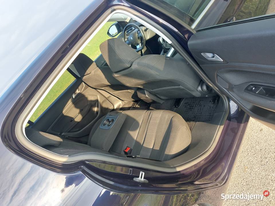 Peugeot 308 12 PureTech Bogate Wyposażenie benzyna Zelgoszcz