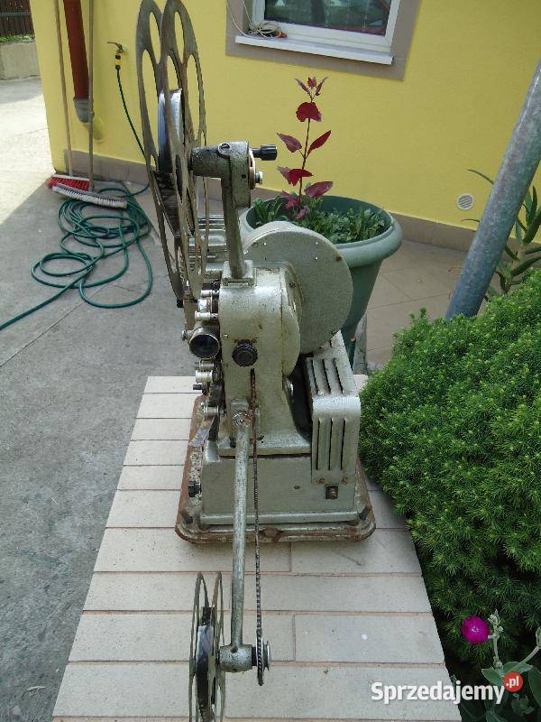 Kolekcjonerski projektor filmowy Polski lampowy Nowy Sącz