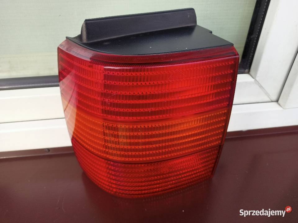 VW Passat B4 kombi lampa tył tylna lewa w osobowe Sieradz sprzedam