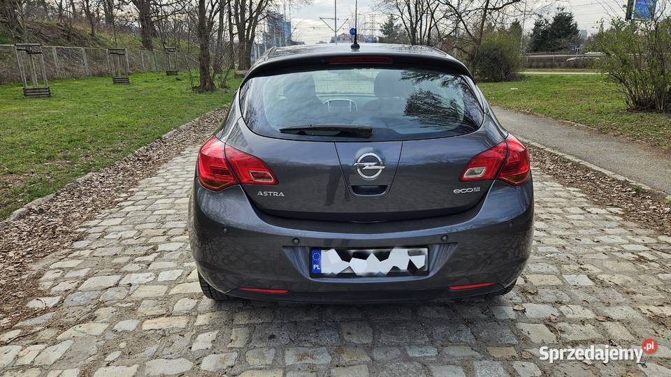 Opel Astra 2012r 14 benzyna zadbany serwisowany