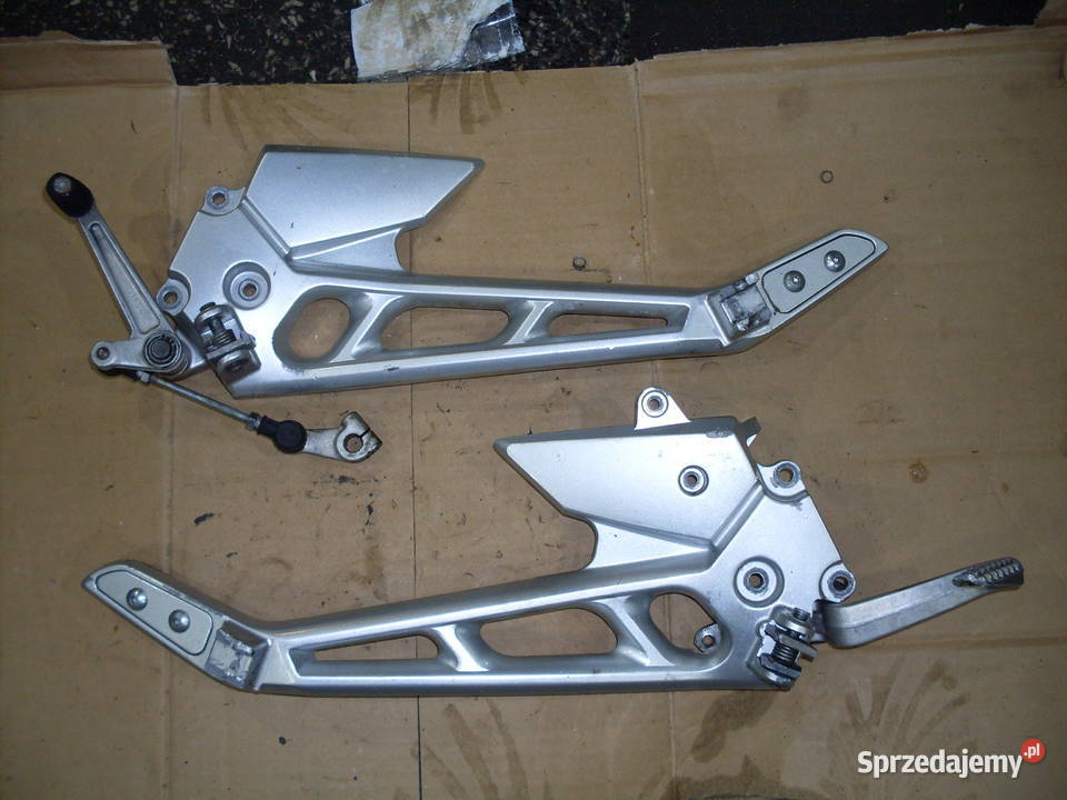 Podnóżek podnóżki set sety Suzuki GSR 600 Suchowola sprzedam