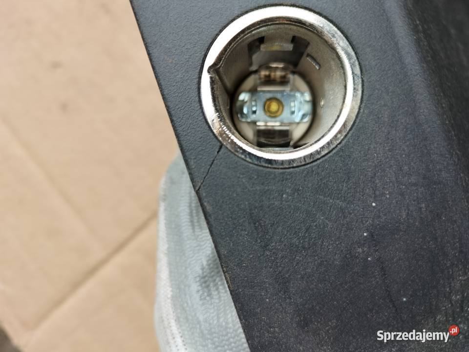 VOLVO V70 S60 XC70 30643174 GNIAZDO ZAPALNICZKI Kamień-Kolonia