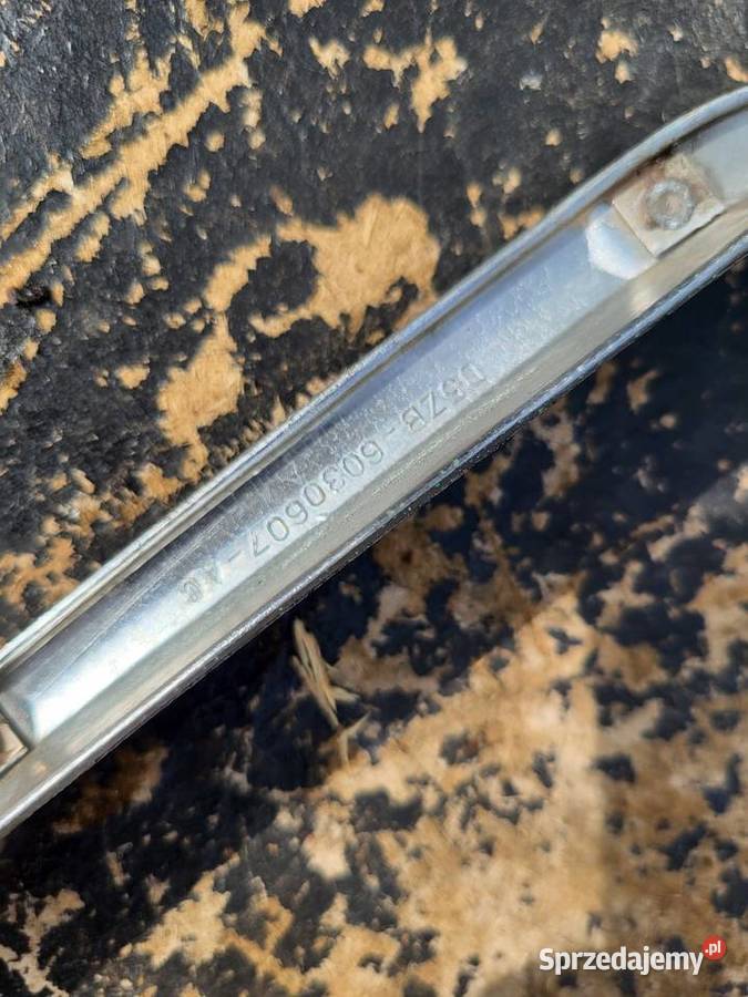 FORD MUSTANG MK2 1974 1978 RAMKA SZYBY LEWA