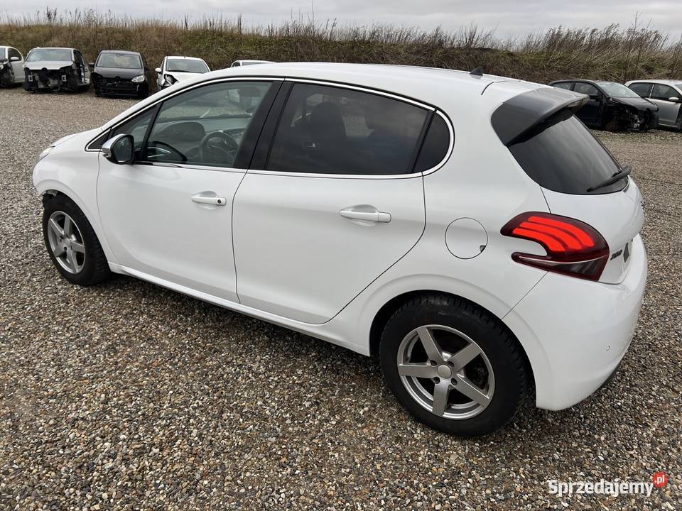 Peugeot 208 16 bluehdi 2017 260 tkm 1600cm3 Leszno sprzedam