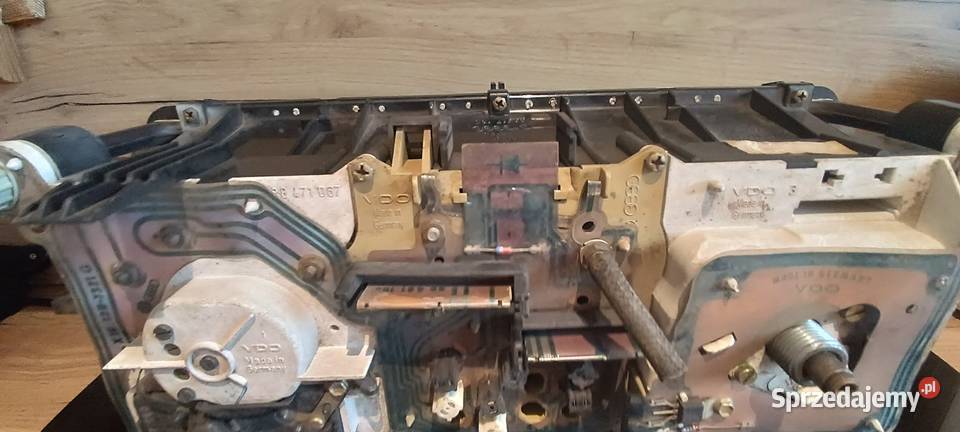 Licznik zegary Audi 80 B2 81 117 185 VDO Liczniki i zegary Uniejów sprzedam