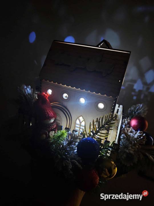 Stroik świąteczny z kościółkiem sprzedam