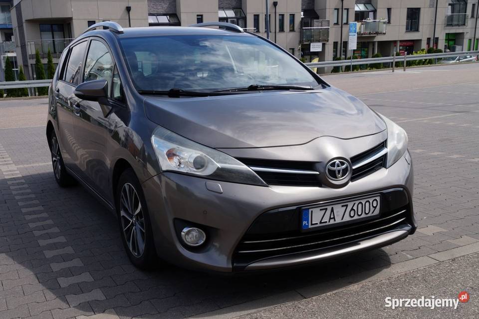 Toyota Verso 18 automat 7 siedzeń salon Polska