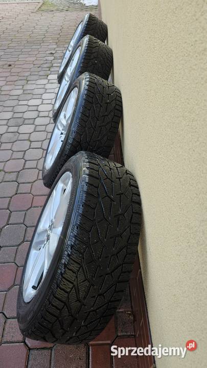 Audi A4 Avant 20TDI 136 2013r LED Xenon 2kplKół 340000km Zarszyn