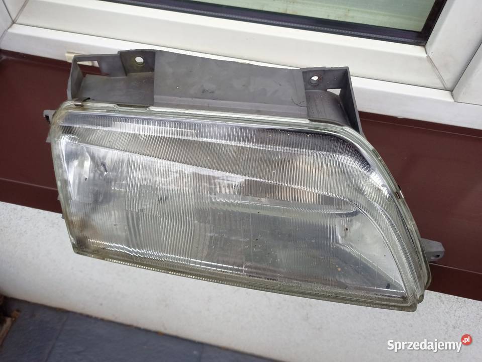 Citroen Xantia lampa przednia prawa reflektor osobowe