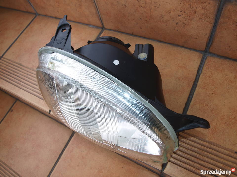 Opel Corsa lampa prawa 1993 2000r europa Oświetlenie