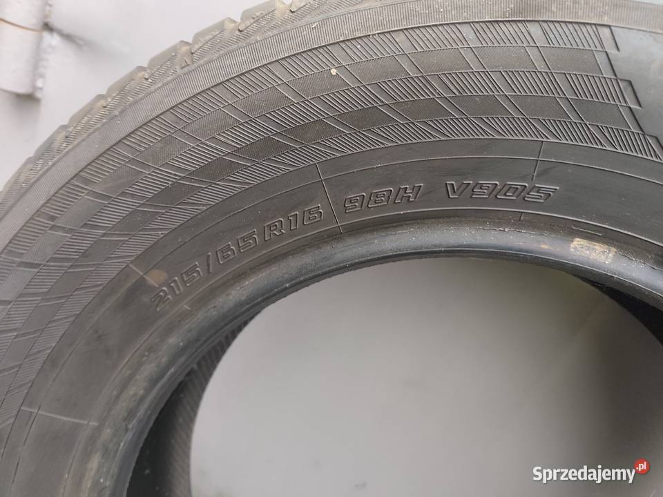 Yokohama Bluearth Winter V905 21565R16 Rawa Mazowiecka