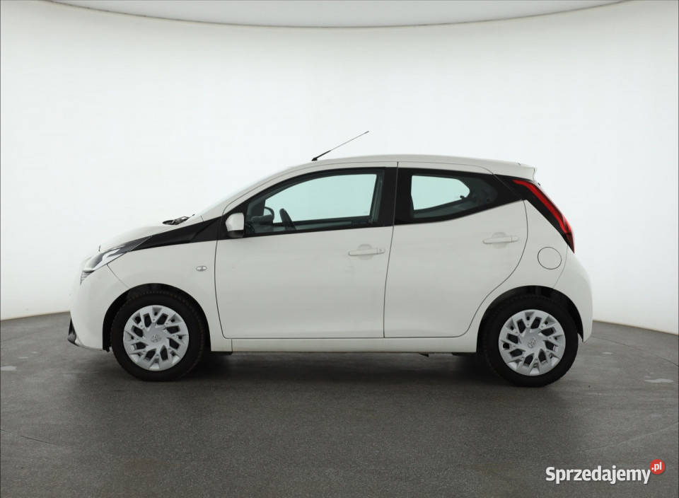 Toyota Aygo 10 VVTi Rok produkcji 2021 Piaseczno